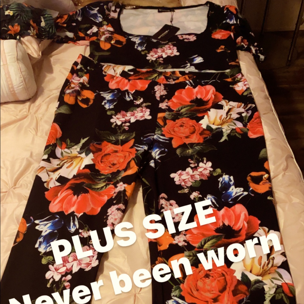 Bell bottom & crop top floral set